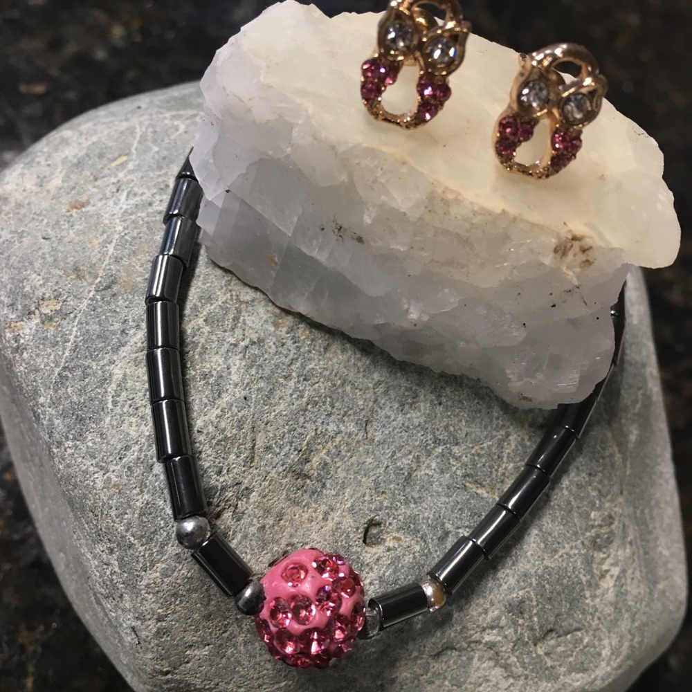 Jewelry bundle NWOT rhinestoned owl pink gold post earrings beaded bracelet